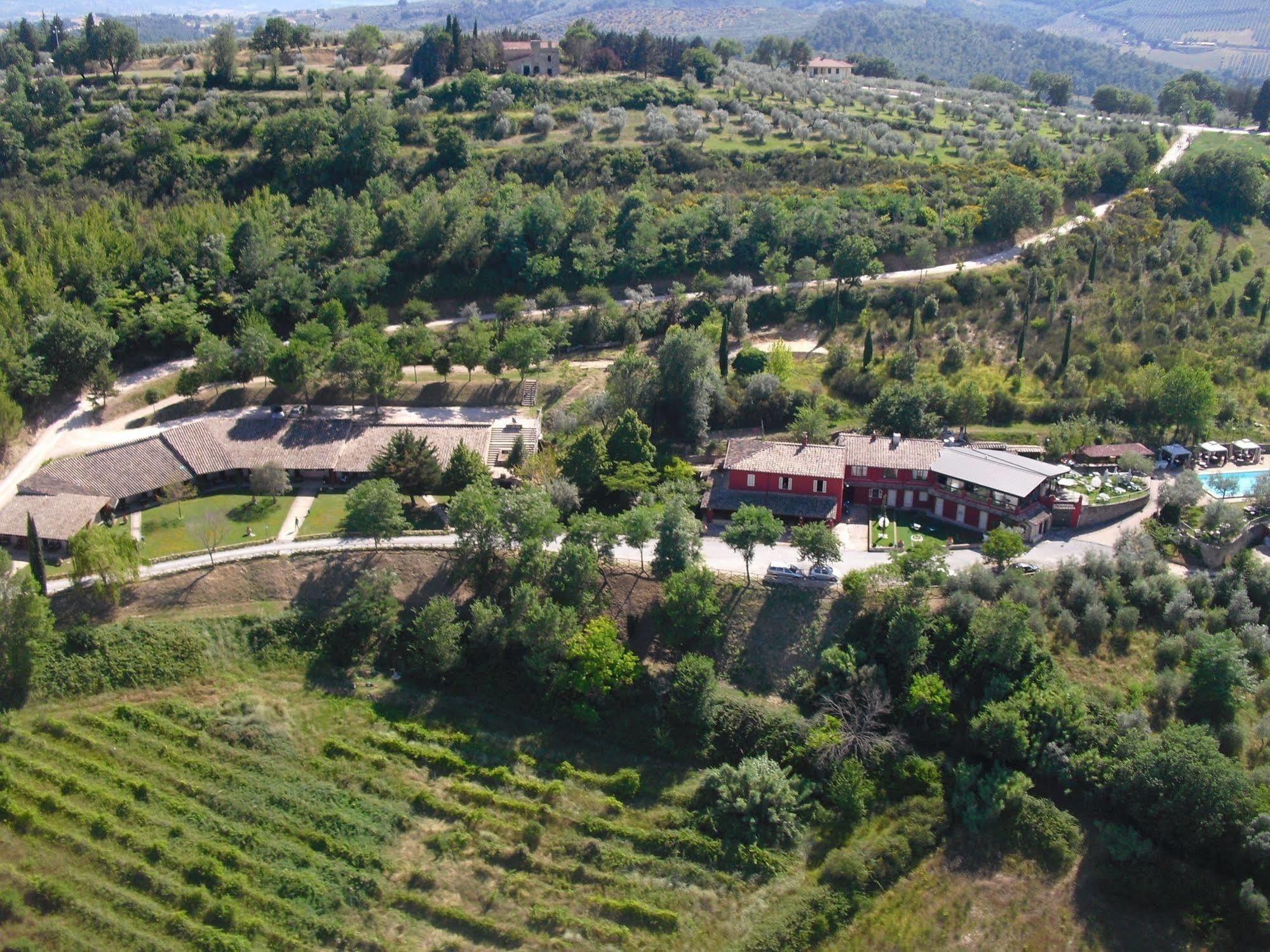 Отель Il Poggio Dei Pettirossi Беванья Экстерьер фото